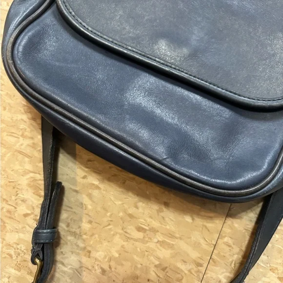 Vintage Coach Blue Leather Crossbody Bag - Picture 5 of 9